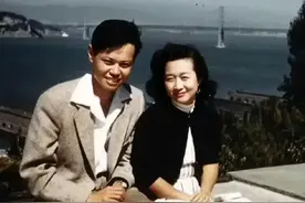 1956年，杨振宁和杜致礼在美国留影，她29岁，长相出众，气质不凡图片