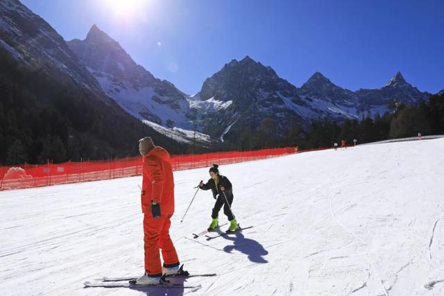向快乐出发！毕棚沟月亮湾冰雪娱乐场盛大开启！