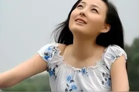 令人反思，178CM高颜值女模特，凭"外语教学"骗走320000万养老金图片