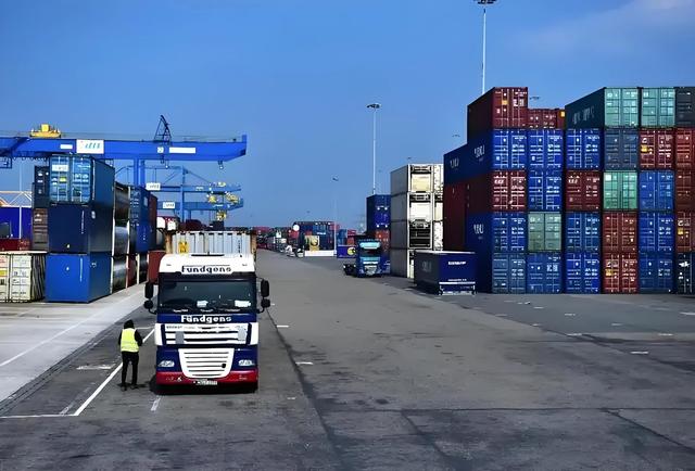 谈不拢就打	，中国正式下达第77号令，对日涨价开始，高市故作镇定