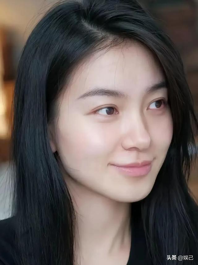 这种纯素颜照，才是真正的原生态的美，不是网红脸能比的