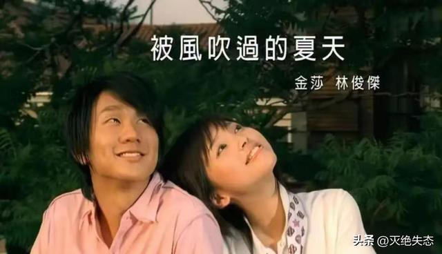 落毛凤凰不如鸡？42岁著名歌手江苏走穴，宾客只顾吃席没人搭理