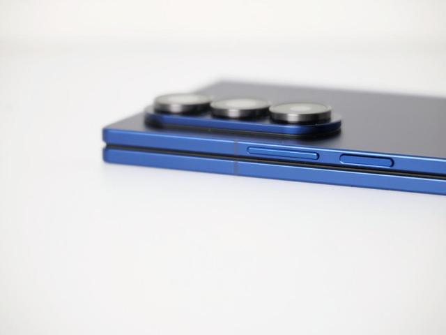减重成功的折叠屏标杆 三星Galaxy Z Fold7体验再升级