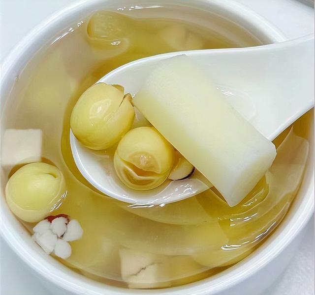 熬夜易上火，体虚手脚凉？5款养生汤，温和调理全身舒坦！附做法