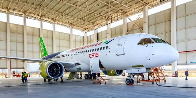 美国网友：我们为何不制裁中国的C919飞机，使C919根本无法生产？