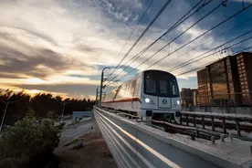 巨亏334亿，创轨交史上最大记录：昔日地铁盈利王，走下神坛？图片