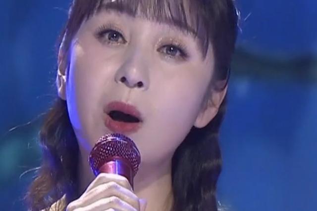 她靠星光大道一炮而红	，却因当小三前途尽毁，今39岁活成这样