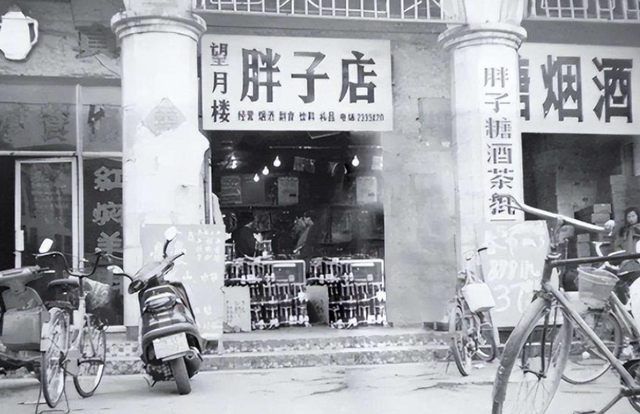 胖东来聘刑释人员不到一个月，人民日报发声，于东来社会地位变了