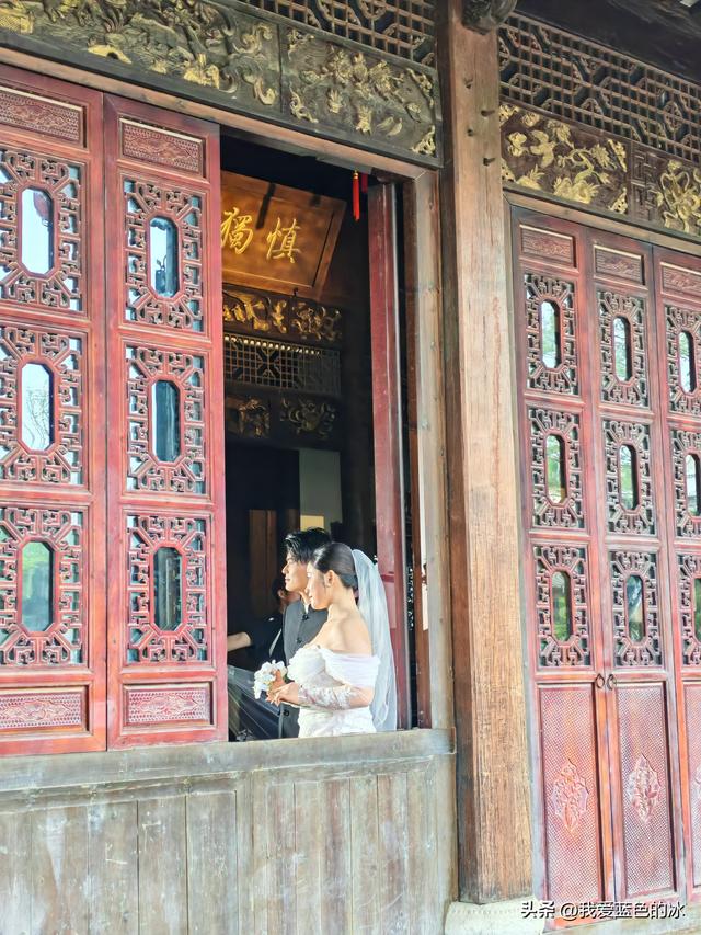 闲逛菏泽市老城曹州。这里的慎思园成了婚纱照的网红天堂了