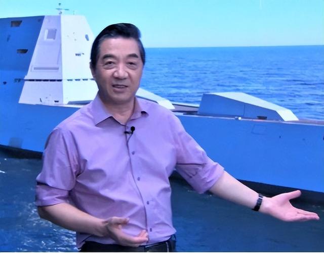 张召忠：美国就算一动不动，中国20年也追不上	，中美差距那么大？