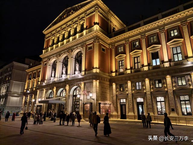 欧洲行第7天：参观世界文化遗产梅尔克修道院，逛维也纳和美景宫