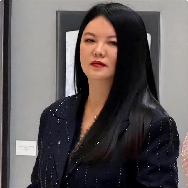 李湘不忍了！公开回应与释永信的真实关系，亲吻照的真相终于大白