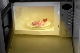 为啥越来越多人不用微波炉？加热食物真的有毒还致癌？告诉你真相图片