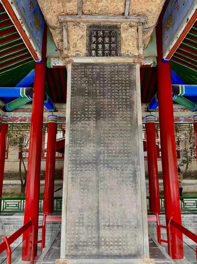 西安城墙碑林 2025 新玩法！3 个避坑技巧 + 7 大必拍，朋友圈传疯了!