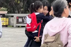 霍启刚一家云南度假，朱玲玲和郭晶晶妈妈陪同，祖孙三代其乐融融图片