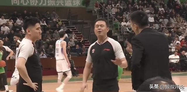 CBA最新排名：北京4连胜冲上第1 辽宁险被爆冷，四川创尴尬纪录