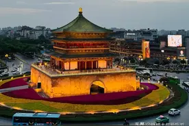 西安大唐不夜城和大唐芙蓉园是一个地方吗？该如何游玩？图片