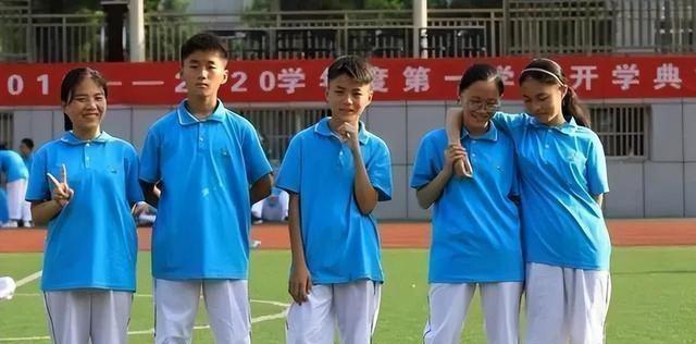 中国首例5胞胎已长大，父亲操劳过世，母亲：重来一个也不要