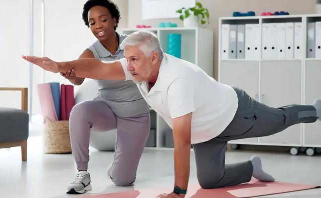 学医后才明白，稳定血糖最好的运动，不是快走慢跑，而是这个