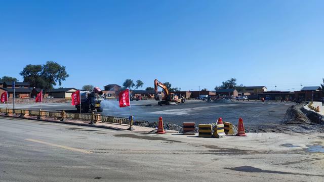 包头天下黄河第一村，靠着黄河边，风景还是不错的