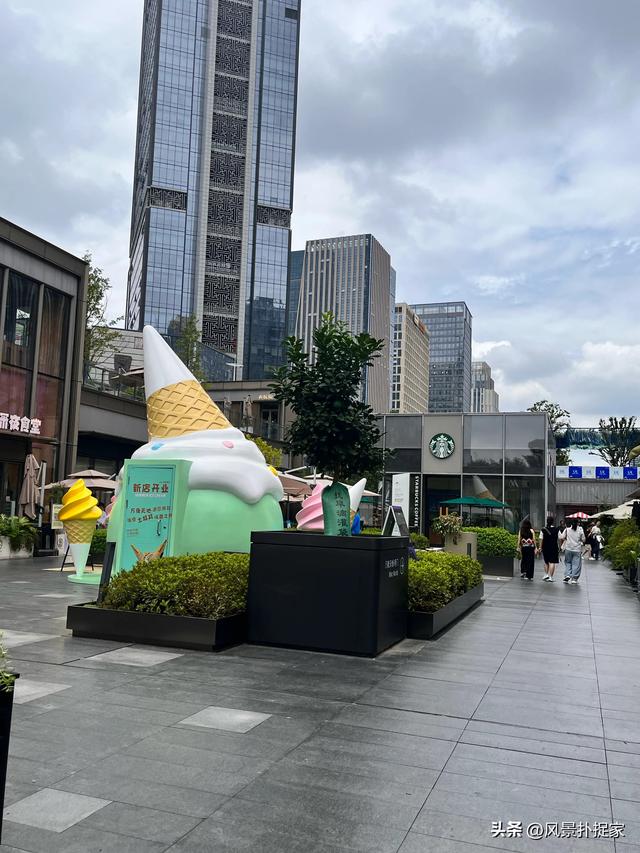 南昌地铁.更新天地，美食丰富！