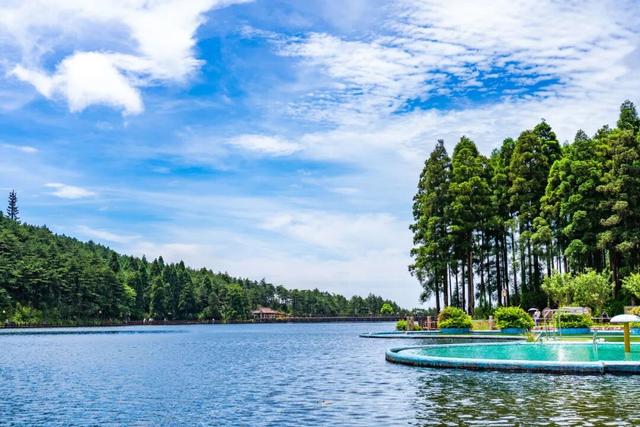 等一个雨后初晴的日子，来明月山邂逅云海奇观吧！