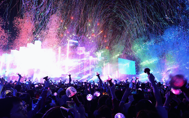 “一城双演、文体共融”火热图景在椰城绽放