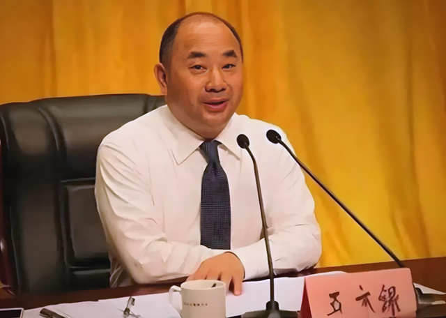 法院判了！全部划走！与许家印交往6年，前安徽首富被掏走900多亿