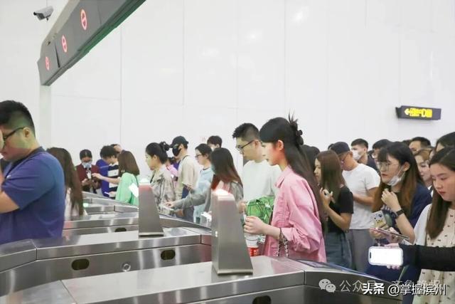 周杰伦抵达济南，“双向奔赴”画面曝光！演唱会最全交通指南来了