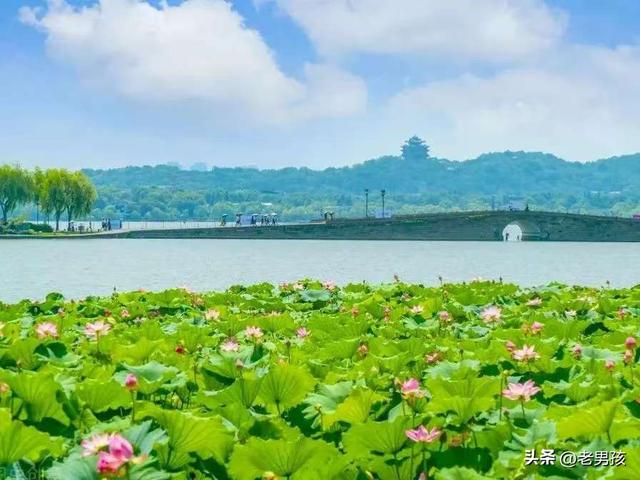 签收苦难，贵人自来：老祖宗早告诉我们人生玄机，贵人在下个路口