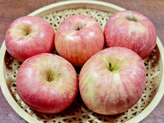 秋天买水果，聪明人都买这6种！润肺降燥正当季，营养好吃还不贵