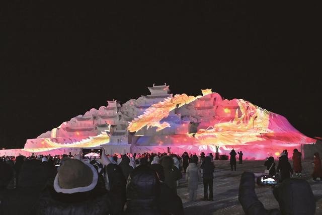 冰雪铸梦 “云端”绽放——长白山雪雕云顶天宫的再建之路
