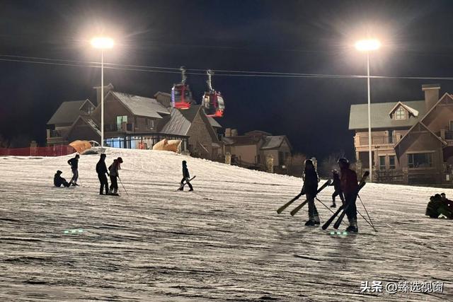 央视热播剧《红石榴餐厅》带火乌鲁木齐，新疆冰雪季魅力无穷