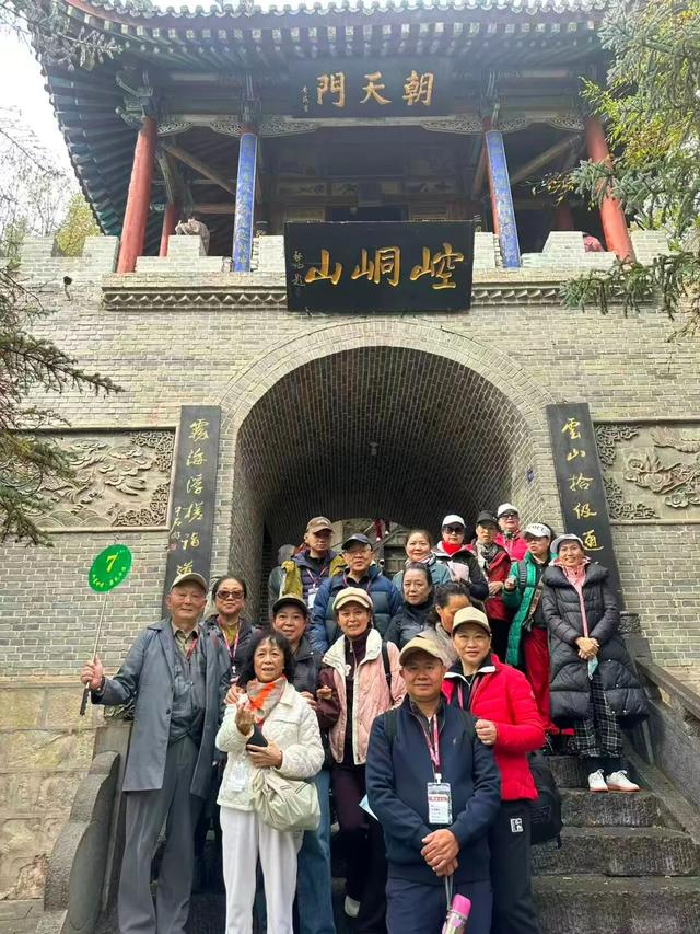 “果香专列”赴金果盛会 “甜蜜之旅”谱产业交响