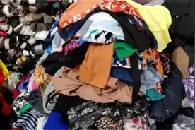 大家要小心了，回收旧衣物竟然是一个骗局，已经有人中招了图片