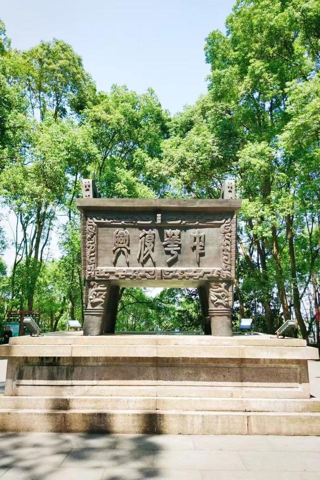 川南这座小城，被称作“小重庆”，相似度90%+，简直神了！