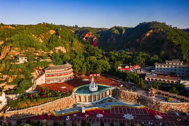 山西的路太奇特！走着、走着......，就进了“博物馆”~