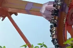 “腿都软了”，大摆锤最高点悬停空中1分钟，乐园回应：“两边体重恰好持平”图片