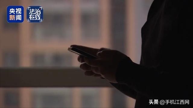 快递员长期网购手机、平板等高价产品，拒收并私吞800件赠品，“薅羊毛”获利38万元