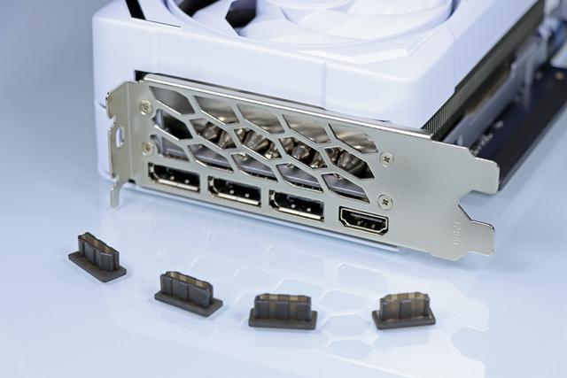 DLSS 4 & 3 有多大提升？影驰 RTX 5080 金属大师 白金版 OC 实测
