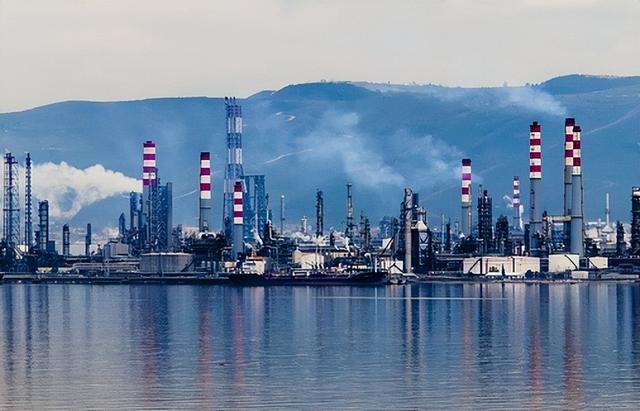 加拿大总理刚到北京，又有两国元首计划访华，特朗普突然喊话中国