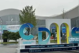 车模欣赏：女神范十足的几位顶级车模，魅力动人让我心动不已！图片