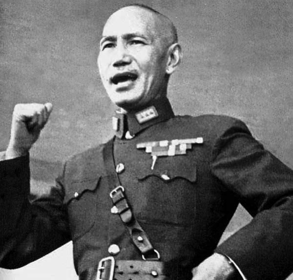 蒋介石败逃台湾之前，台湾由谁在掌管，为啥会心甘情愿拱手奉上？