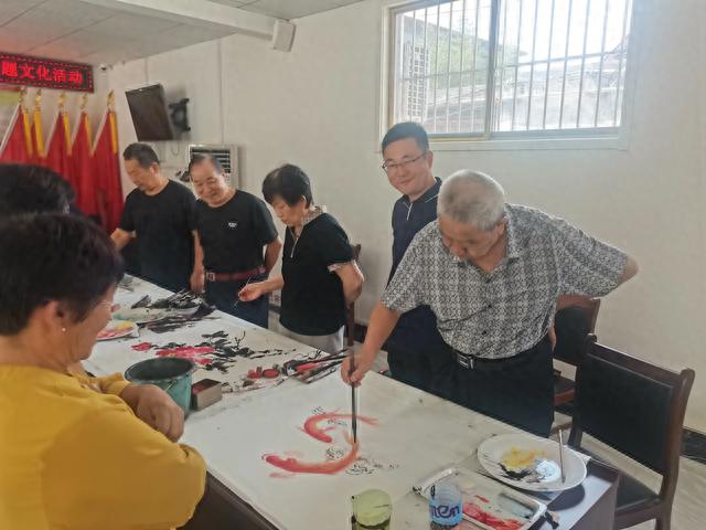 书画名家捐赠墨宝 助力乡村文化建设