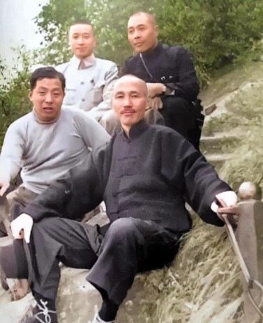 蒋介石唯独不敢动周恩来？如果动他：估计老蒋整个嫡系都得反！