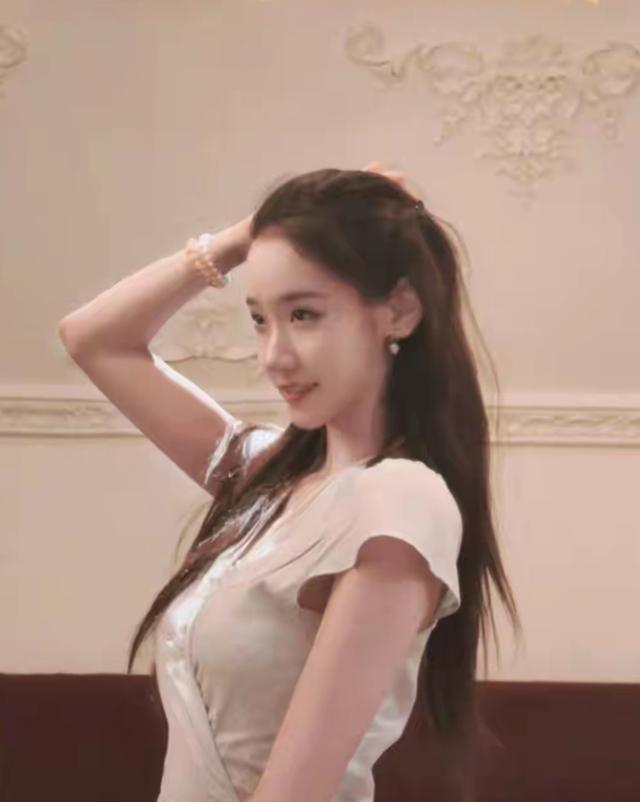 ‌00后北舞校花周静波，172cm的舞蹈精灵，身体超柔软