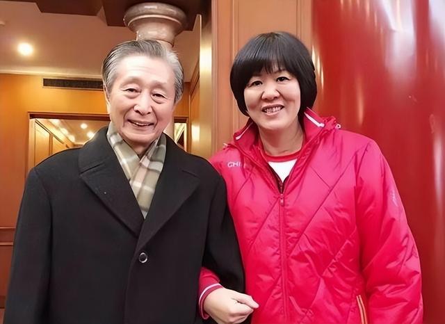 86岁宋世雄现状：定居北京老到认不出，托举儿女成才却都不在身边