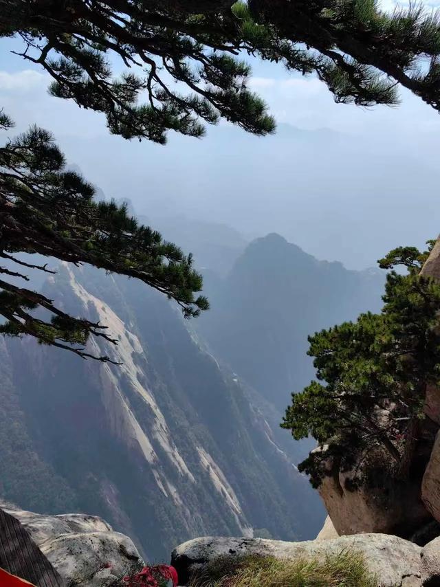 5个观景台+凌晨4点的日出：华山的险，藏着让人尖叫的光影密码