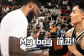 情意满满！威姆斯把儿子带到广东介绍给杜锋认识，球队感恩威姆斯图片