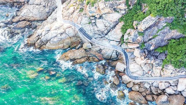 如果真有“人一辈子至少要去一次的旅游线路”，那一定是这10条